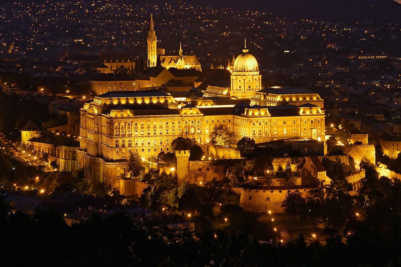 Andrassy Boulevard Budapest Exterior foto